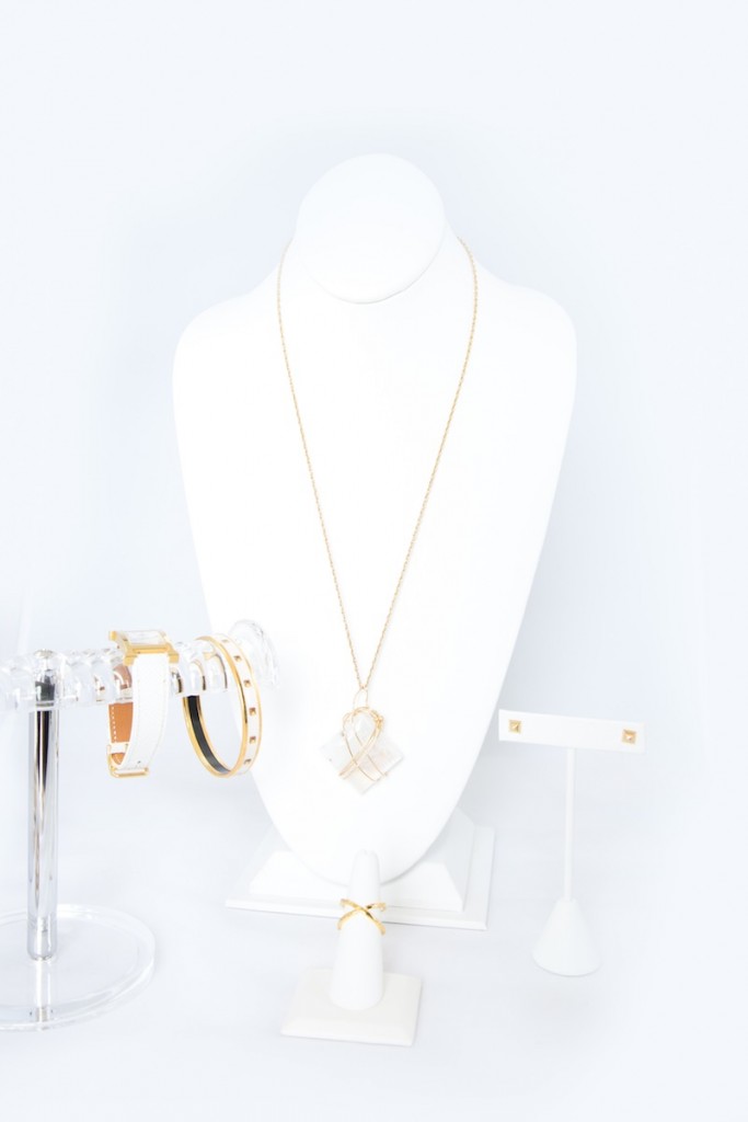 gold pendant necklace, hermes bracelets