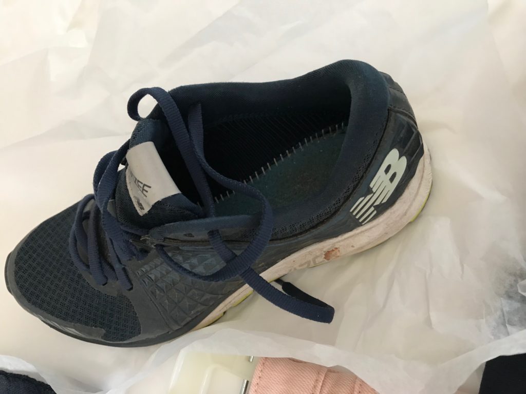 new balance navy blue sneakers