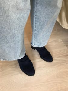 gravati navy blue suede booties