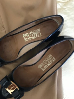 salvatore feragamo navy blue patent leather flats