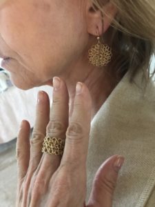 gold disk earrings, gold ring